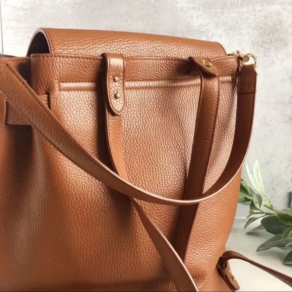 Cuyana Leather Backpack Caramel - Picture 2 of 14
